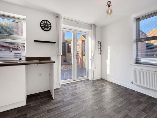 3 bedroom semi-detached house to rent - Photo 1