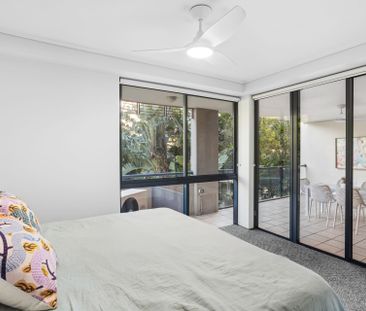 Light-Filled Apartment with Leafy Balcony in Toowong - Photo 3