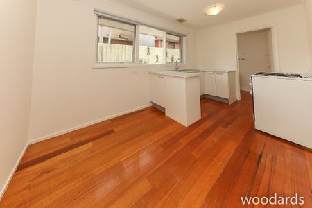 Spacious Villa Unit in Great Location - Photo 2