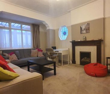 4 bedroom semi-detached bungalow to rent - Photo 1