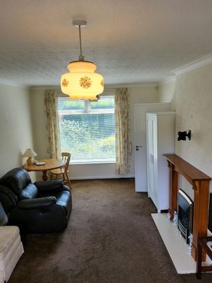 2 Bed Semi-Detached House, Town Street, LS10 - Photo 1