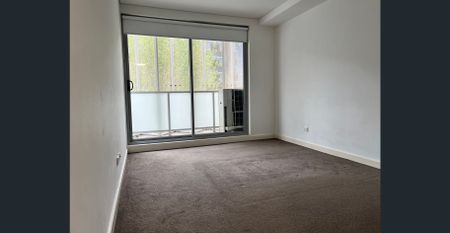 Location Location Location, 2 bedroom in the heart of Parramatta - Photo 2
