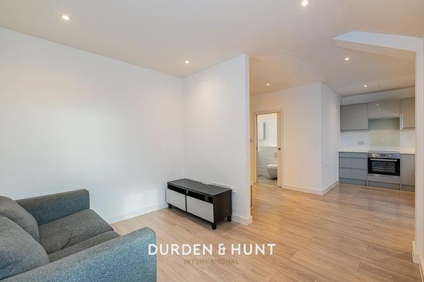 High Street, Hornchurch - Photo 1