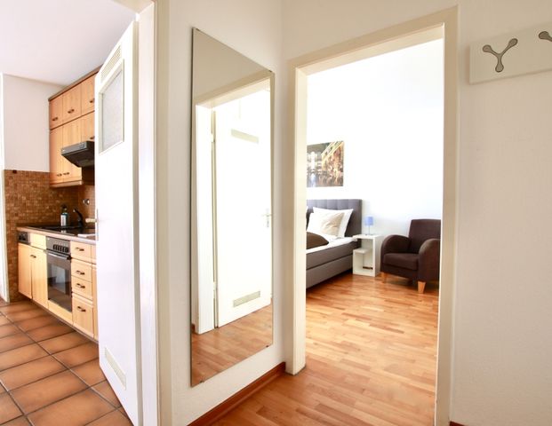 Gemütlich möblierte Wohnung mit Balkon am Zülpicher Platz - Photo 1