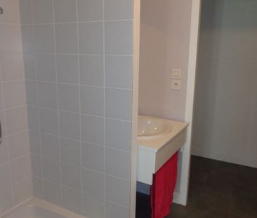 Location Appartement 2 pièces 46m² - Photo 2