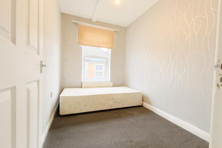 2 Bedroom Flat To Let - HP12 - Photo 3