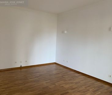 Óptimo T1 sem móveis condomínio com piscina - Photo 6