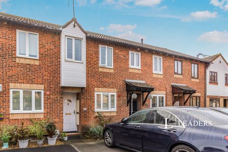 2 bedroom house to rent Corby Crescent, Anchorage Park, Portsmouth, PO3 - Photo 4