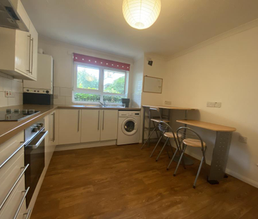 3 bedroom flat to rent - Photo 6