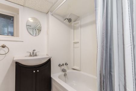 For Lease - 15 Indian Road Crescent Unit# Bsmt, Toronto, Ontario - Photo 4