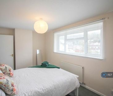 2 bedroom maisonette to rent - Photo 4