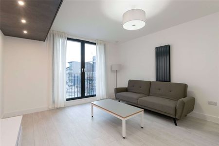 Beautifully finished one-bedroom flat with private parking in sought-after Waverley Square - Photo 2