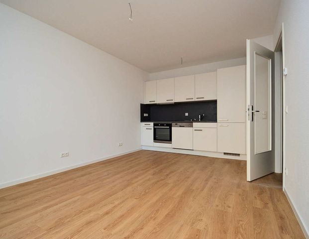 TOLLE SINGLEWOHNUNG - MIT AUFZUG, BALKON FUSSBODENHEIZUNG UND EINBAUKÜCHE - Photo 1