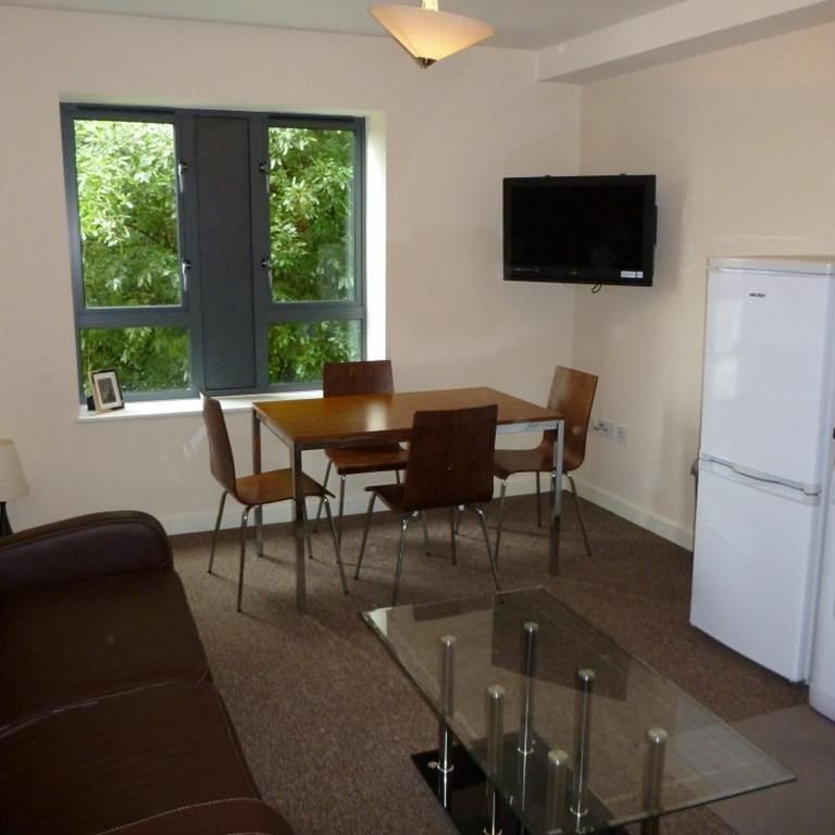 3 bedroom flat to rent - Photo 2