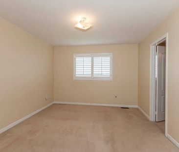 For Lease - 3350 Crimson King Circle, Mississauga, Ontario - Photo 3