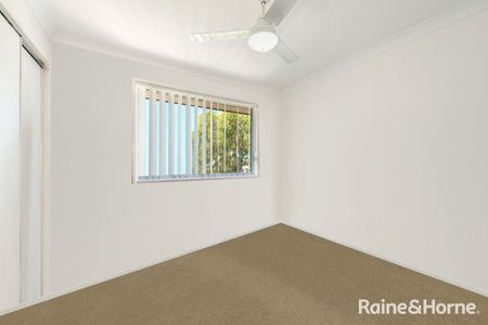 FANTASTIC LOCATION & CONVENIENCE! Heart of North Lakes, 3 Bed 2&1/2 Bath Townhouse, pool&gym - Photo 4