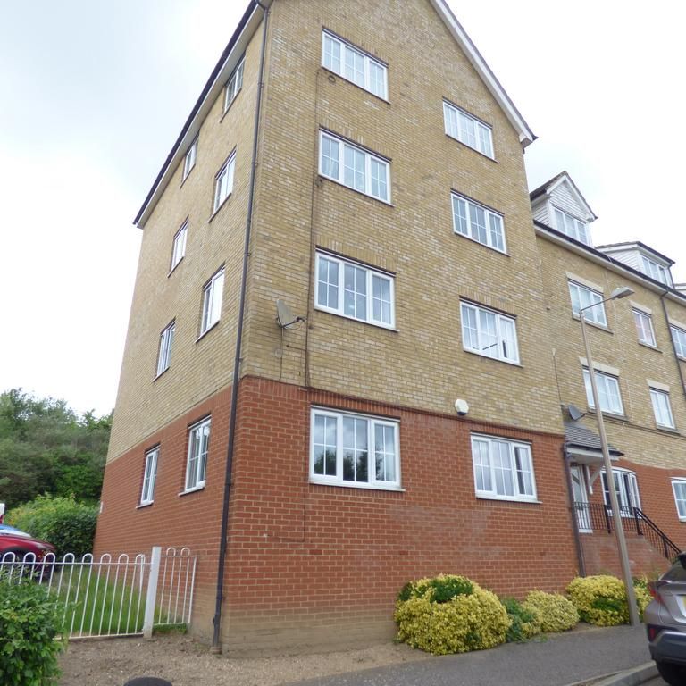 2 bedroom flat to rent - Photo 1