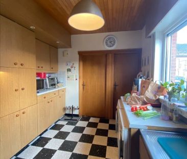 Rustig, doch nabij het centrum gelegen woning met 3 slaapkamers en ... - Foto 2