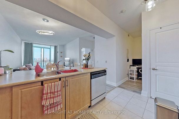 For Lease - 350 Red Maple Road Unit# 817, Richmond Hill, Ontario - Photo 1