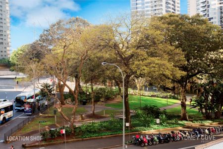 SUPERB NEW YORK STYLE ONE BEDROOM APARTMENT | Furnished - Photo 4