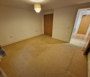 Price £950 pcm - Available 20/01/2026 - Part Furnished - Photo 5