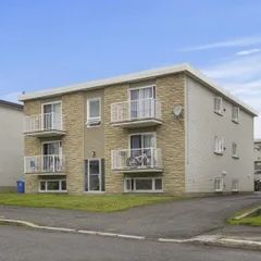 1 room apartment of 74m² in Gatineau - Photo 2