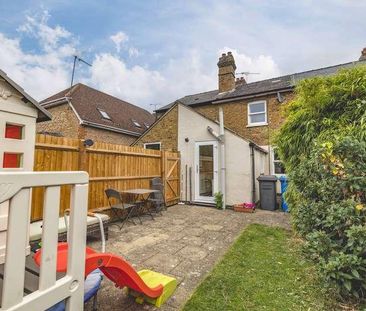 Datchet Place, Datchet, SL3 - Photo 3