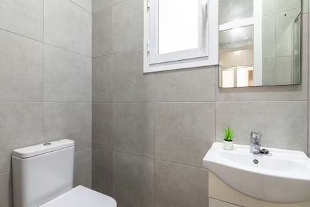 Carrer Martínez Cubells, Valencia, Valencian Community 46002 - Photo 4