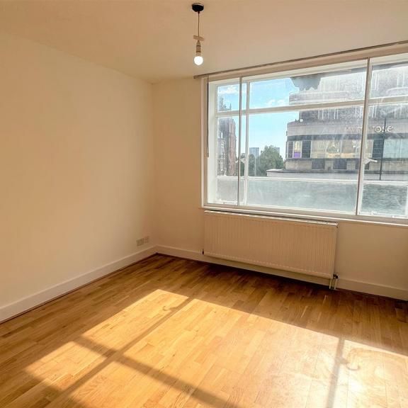 3 bedroom flat to rent - Photo 1