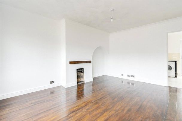 3 bedroom end of terrace house to rent - Photo 1