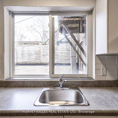 TWO MONTH'S FREE RENT! Recent renovations 700+sqft mins to TTC subway! - Photo 4