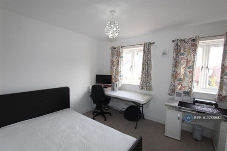 2 bedroom terraced house to rent - Photo 2