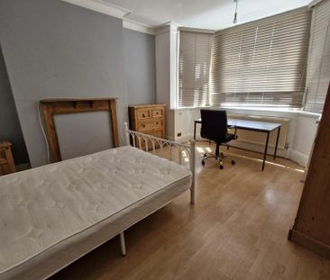 7 bedroom townhouse to rent - Photo 6