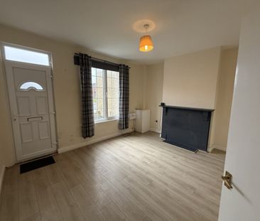 2 bed Terraced - To Let - Photo 2