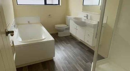 Stylish & Convenient 3 Bedroom Home Close to Town - Photo 4