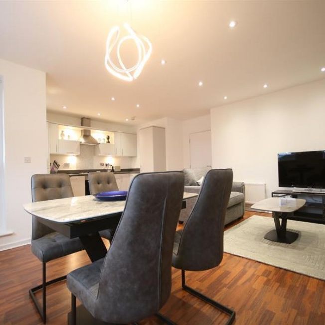2 Bedroom Apartment To Let - Photo 1