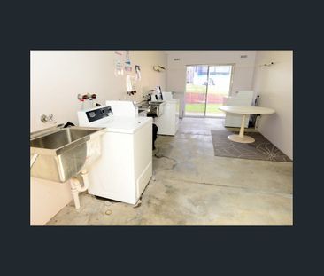 ONE-BEDROOM UNIT WITH AIR CONDITIONING – PRIME LOCATION! - Photo 6