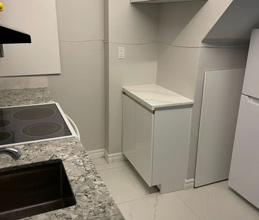 For Lease - 422 Church Street, Richmond Hill, Ontario - Photo 2