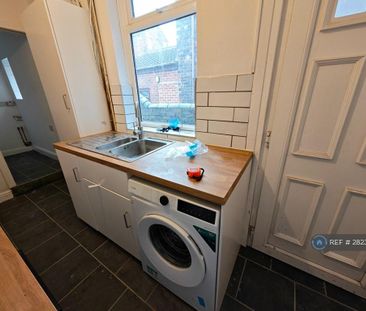 3 bedroom terraced house to rent - Photo 4