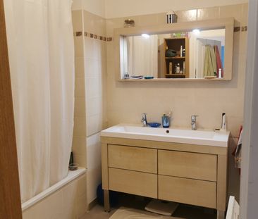 Location Appartement 3 pièces 59m² AIX EN PROVENCE 80ème - Photo 4