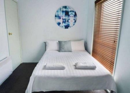 Fully Furnished & Fully Bedded Home in Prime Richmond Location - Photo 4