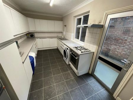 4 bedroom house share to rent - Photo 3