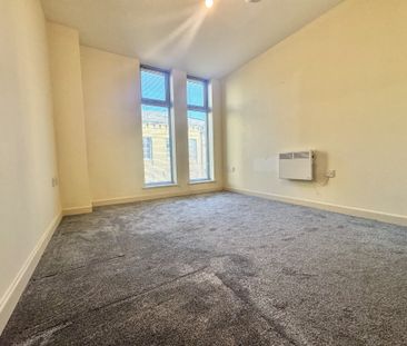 Leeds Road, Bradford - Photo 1