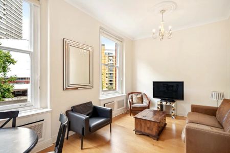 1 bedroom flat in South Kensington - Photo 4