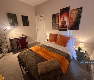 1 bedroom in a house share to rent - Photo 5