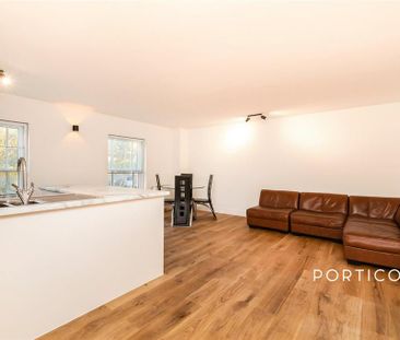 2 bedroom flat to rent - Photo 2