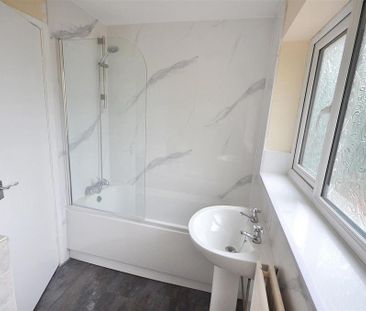 3 bedroom semi-detached house to rent - Photo 6