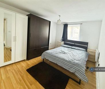 1 bedroom in a house share to rent - Photo 6