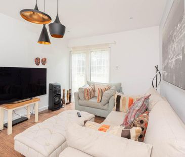 5 bedroom detached house to rent - Photo 1