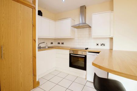 1 bedroom flat to rent - Photo 2